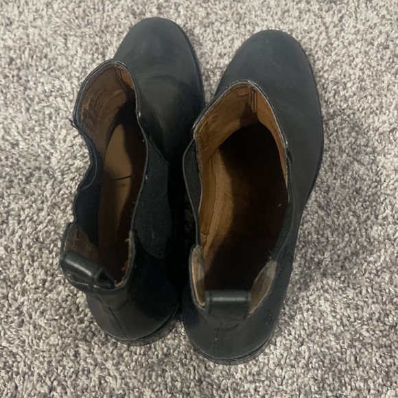 SOLD ON Ⓜ️ Great condition Frye Carly Chelsea Boot - Picture 6 of 6